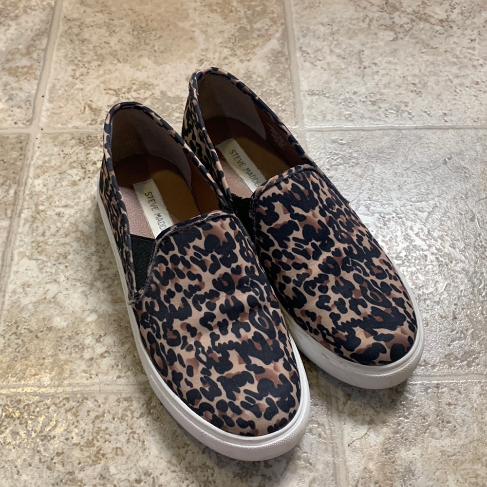 Steve Madden Leopard Loafer size 8.5
